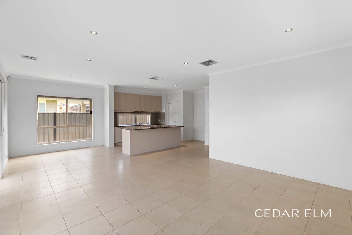 73 Escapade Boulevard, CRAIGIEBURN  VIC  3064, Craigieburn - Thumbnail 6