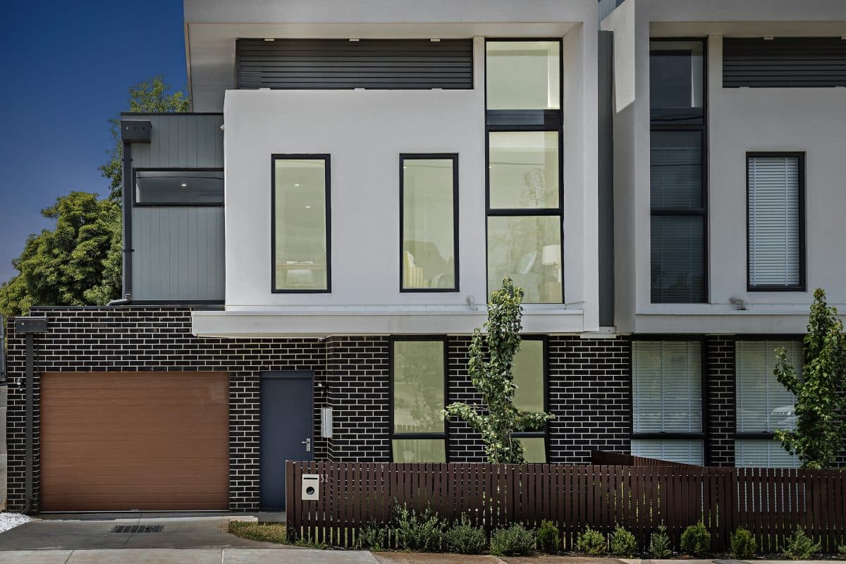 32 Mitchell Street, DONCASTER EAST  VIC  3109, Doncaster East - Thumbnail 2