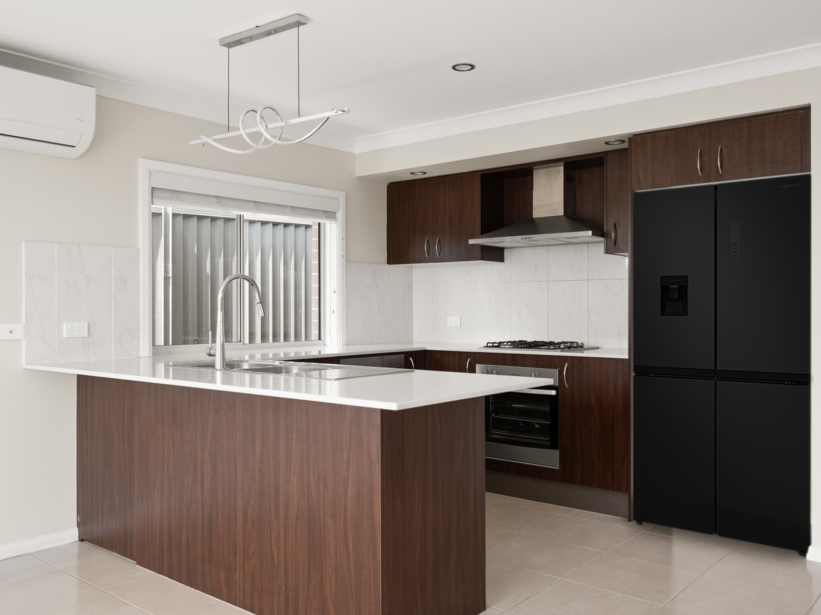 413 Sixth Avenue, Austral - Thumbnail 2