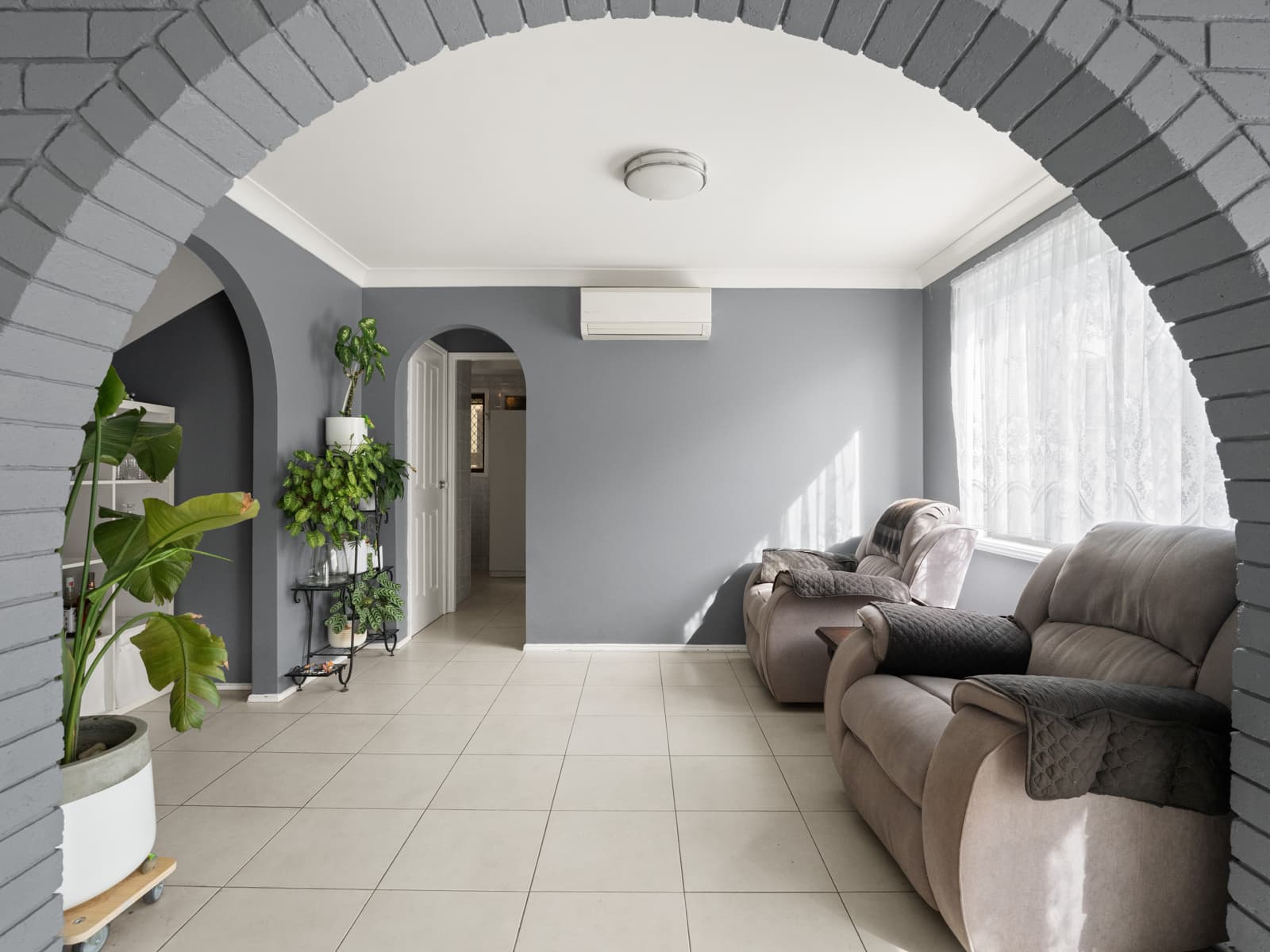 6 Dandar Place, Bradbury - Thumbnail 2