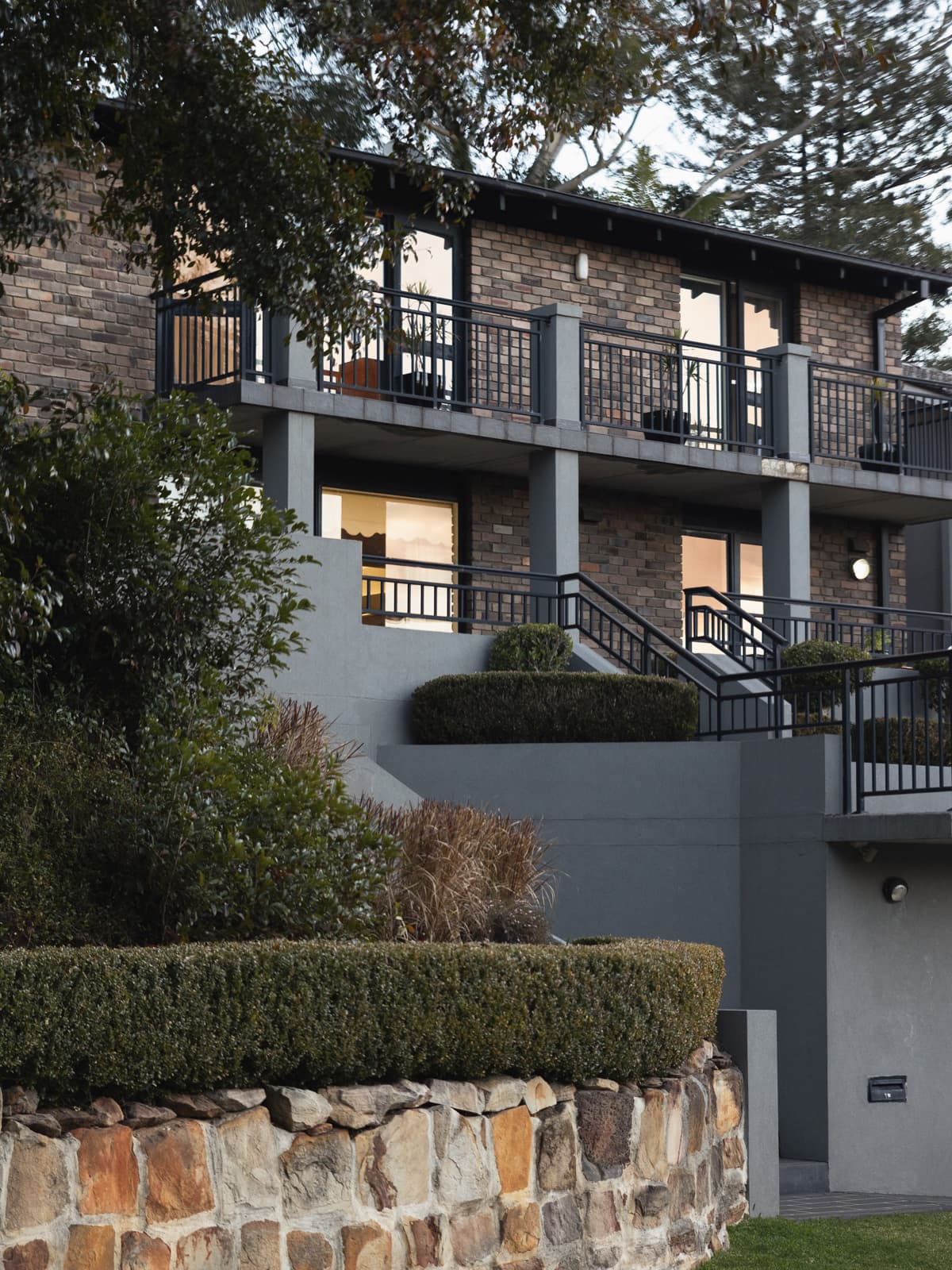 1 Tallowwood Avenue, Lugarno - Thumbnail 6
