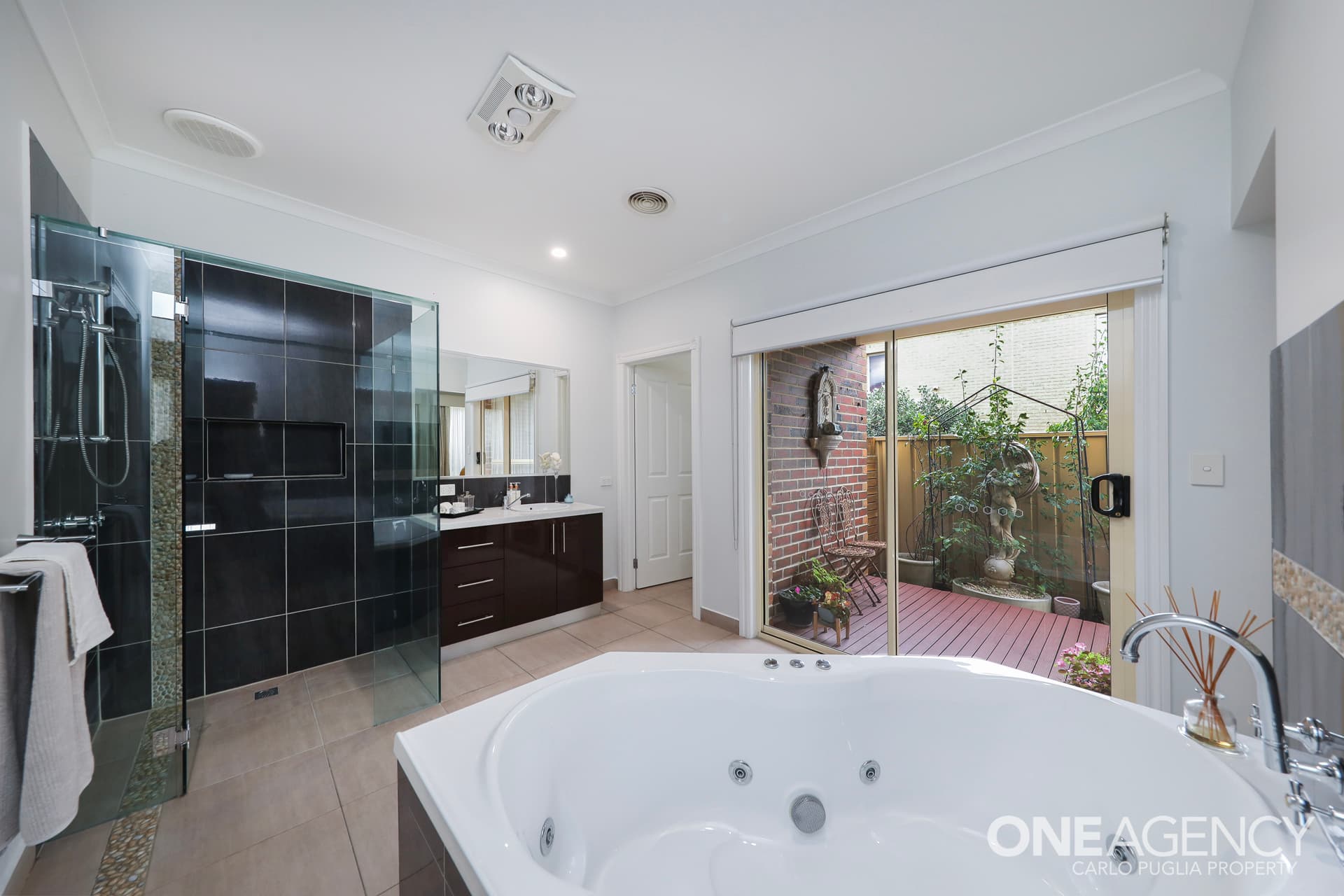 18 Elsternwick Street, Caroline Springs, Caroline Springs - Thumbnail 6