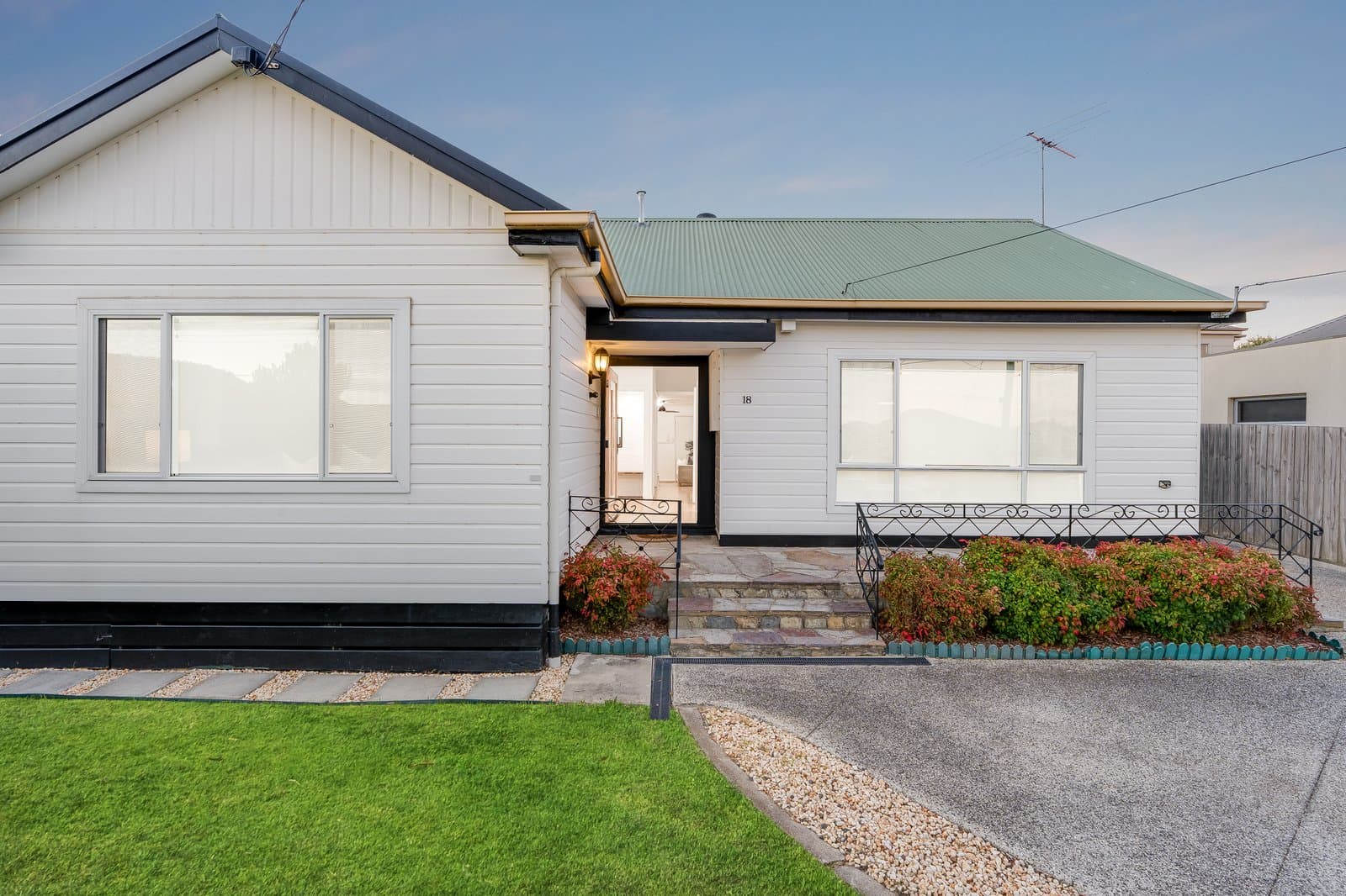 18 Cornish Avenue, Belmont, Belmont - Image 1