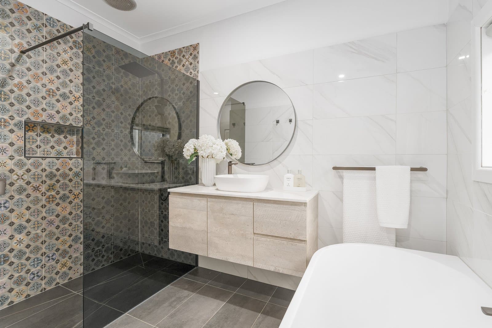 18 Cornish Avenue, Belmont, Belmont - Thumbnail 3