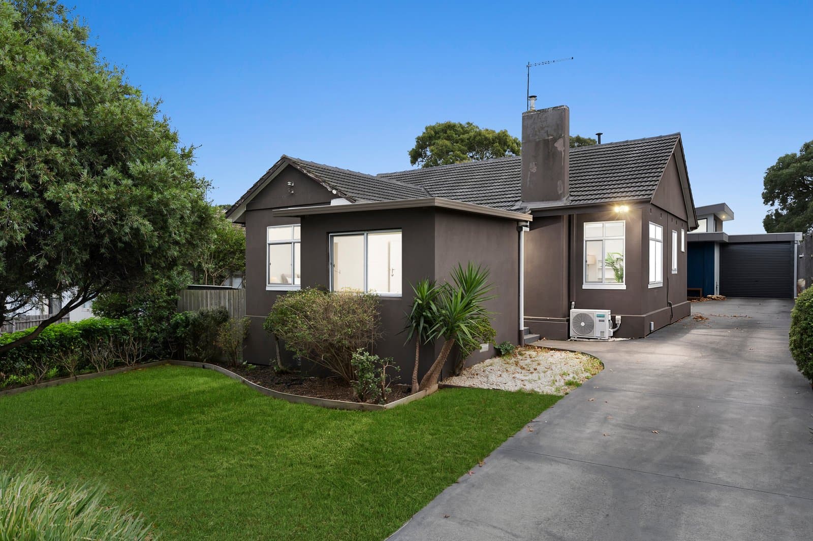 1/11 Nioka Street, Chadstone, Chadstone - Image 1