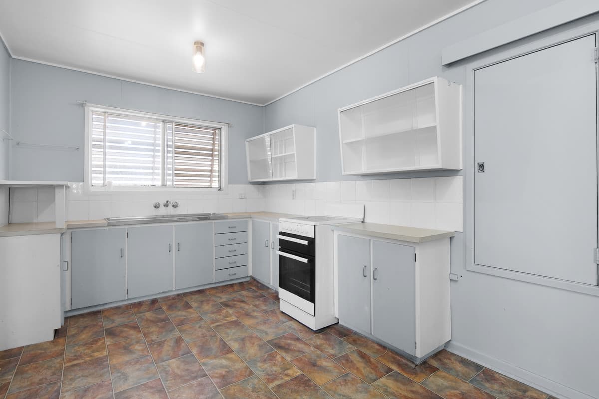 16 Winks Road, Peak Crossing QLD 4306, Peak Crossing - Thumbnail 2