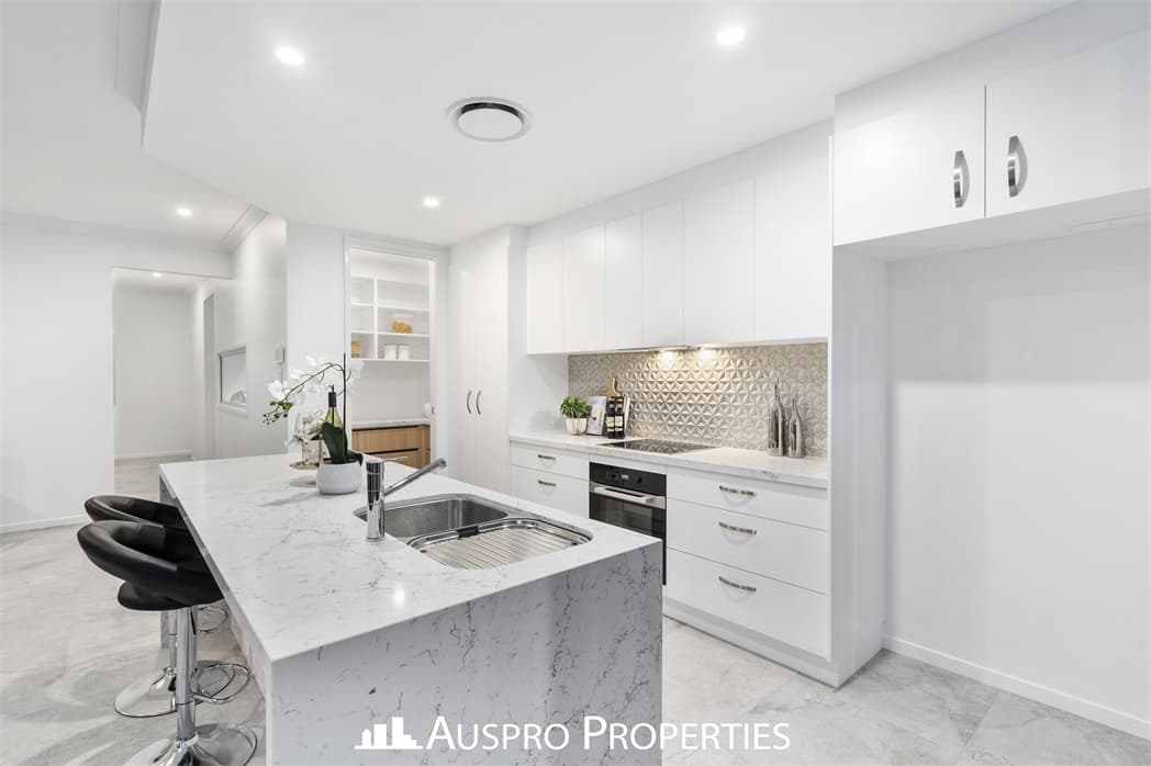 144 Armstrong Road, Cannon Hill - Thumbnail 5