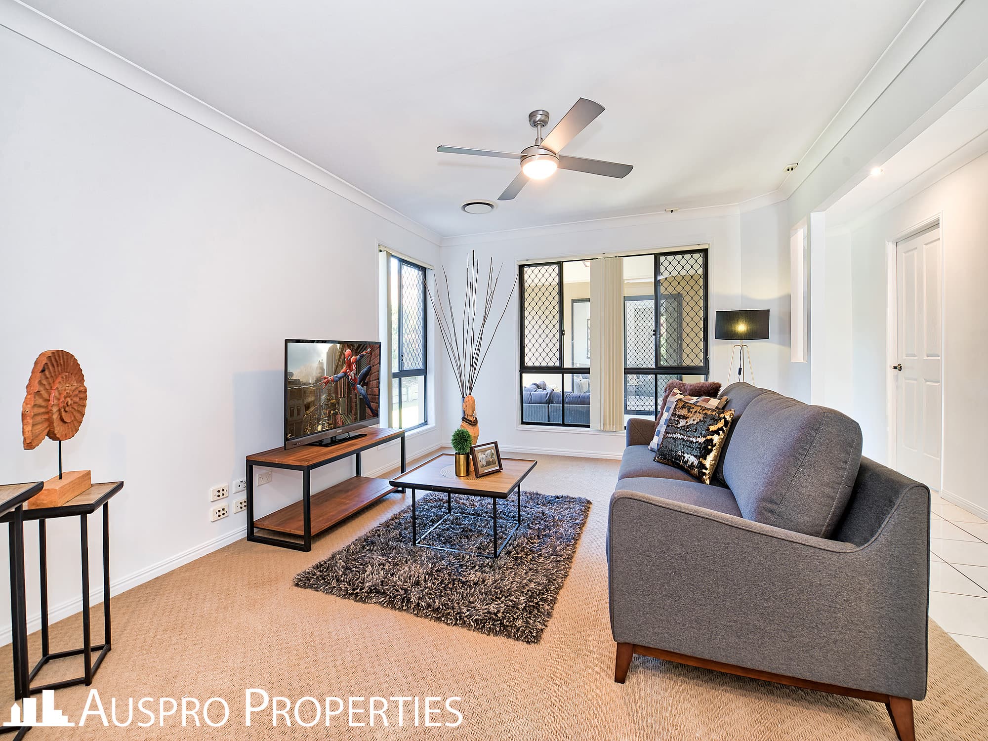 13 Girraween Cr, Parkinson - Image 1