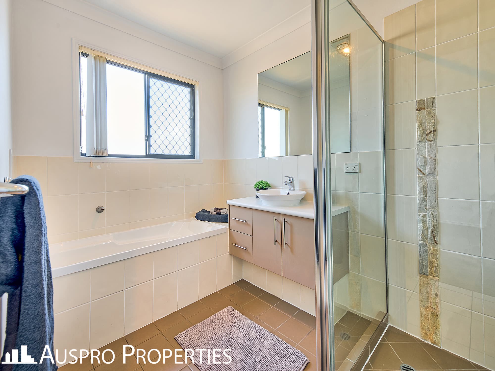 13 Girraween Cr, Parkinson - Thumbnail 8