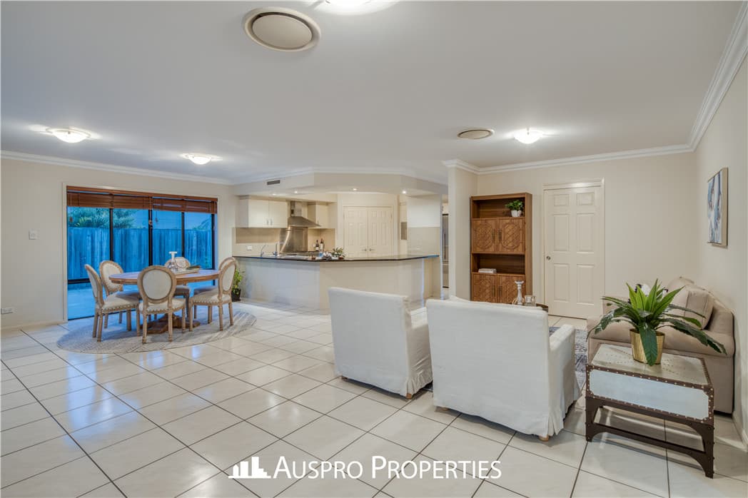 16 Spruce Bark Court, Stretton - Thumbnail 6