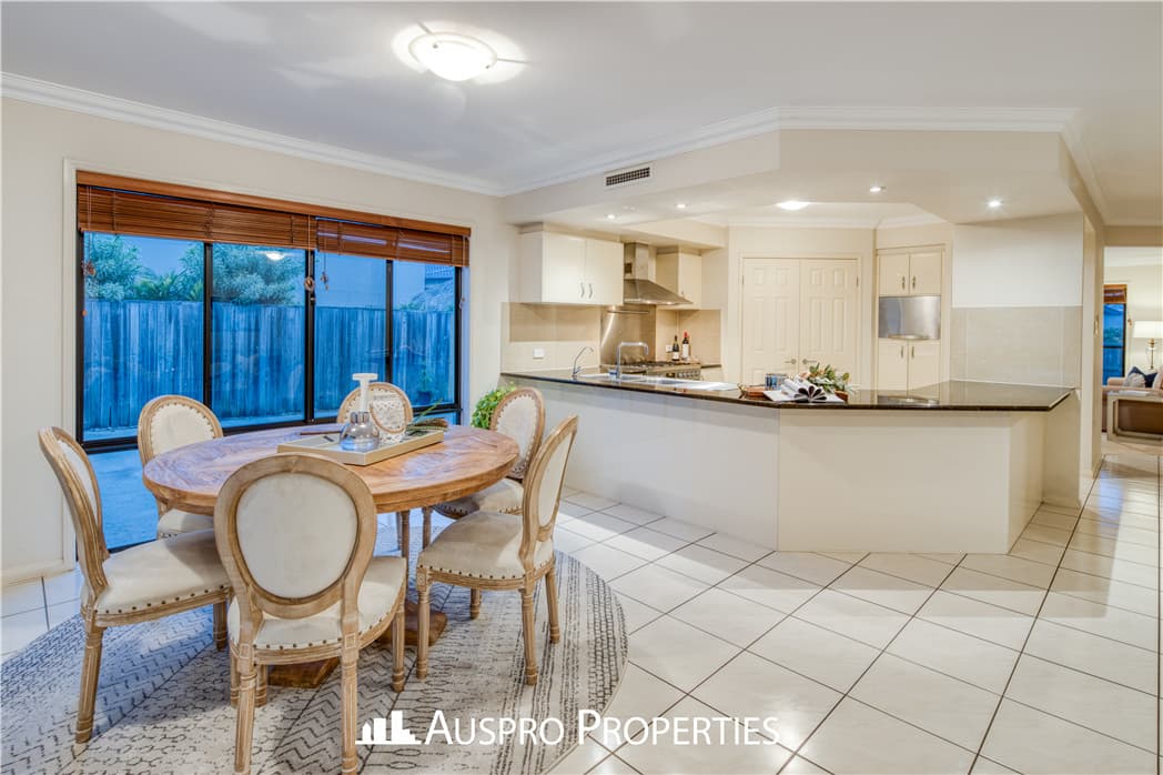 16 Spruce Bark Court, Stretton - Thumbnail 7