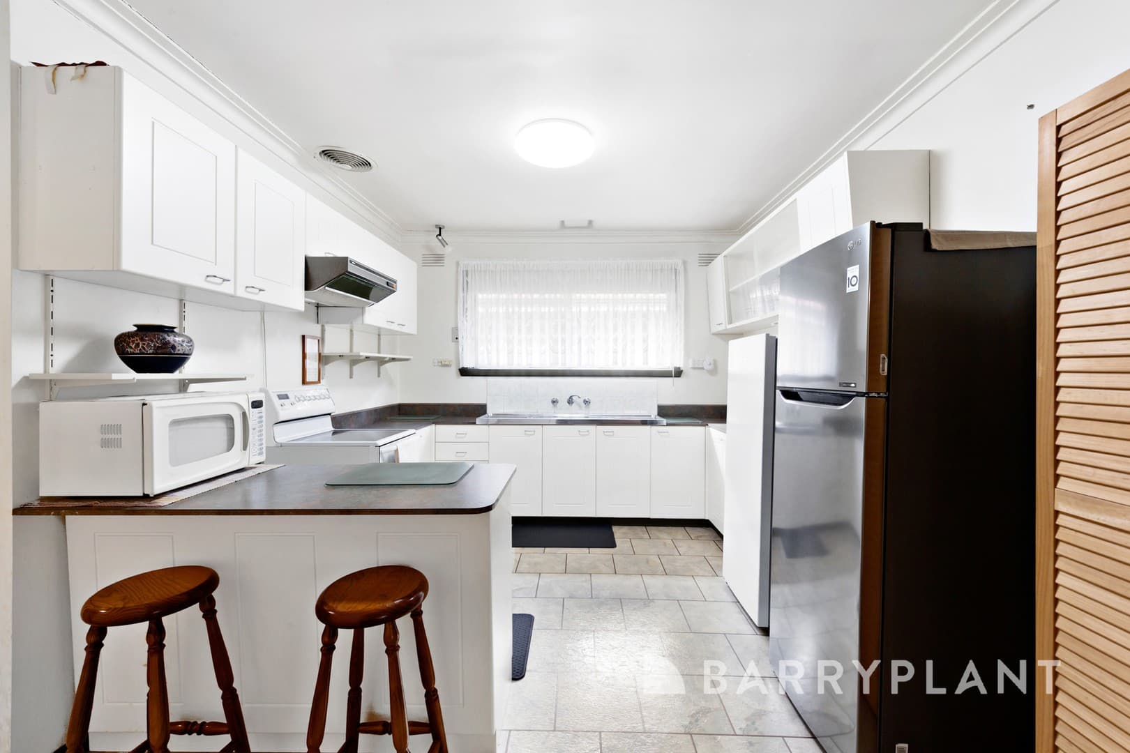 2 Harmon Avenue, St Albans, VIC 3021, St Albans - Thumbnail 4