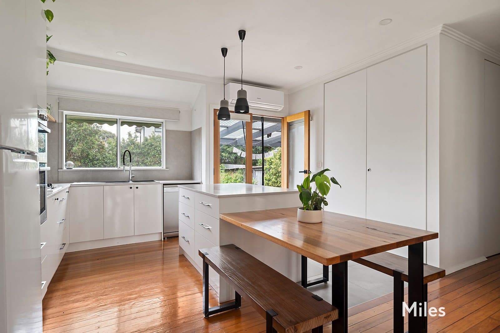 10 Wordsworth Avenue, Heidelberg Heights, Heidelberg Heights - Thumbnail 4