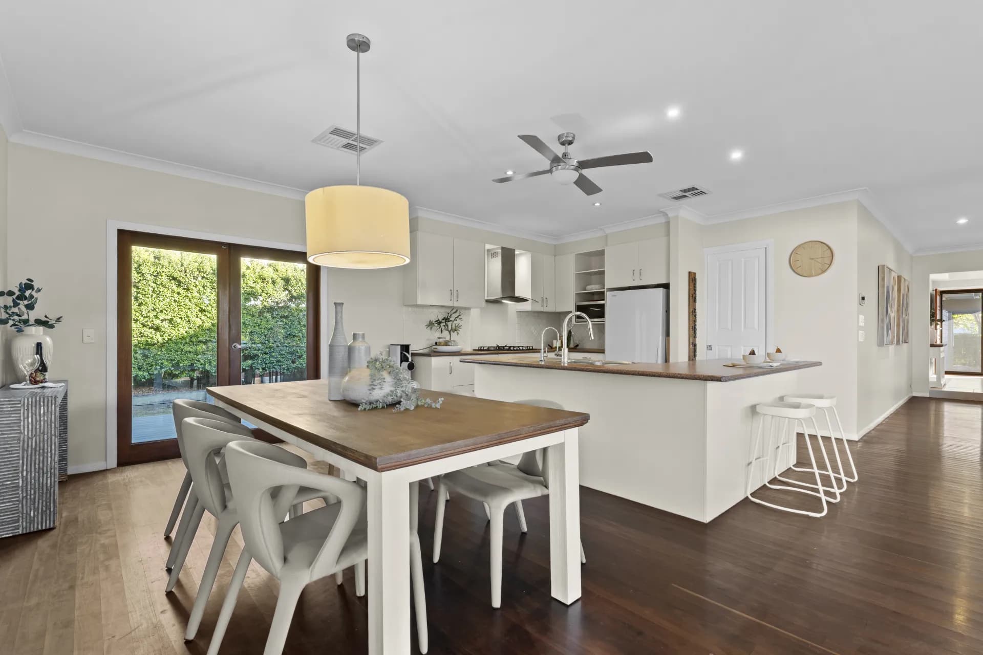 6 Mountain Ash Place, Brookwater, QLD, Brookwater - Thumbnail 3