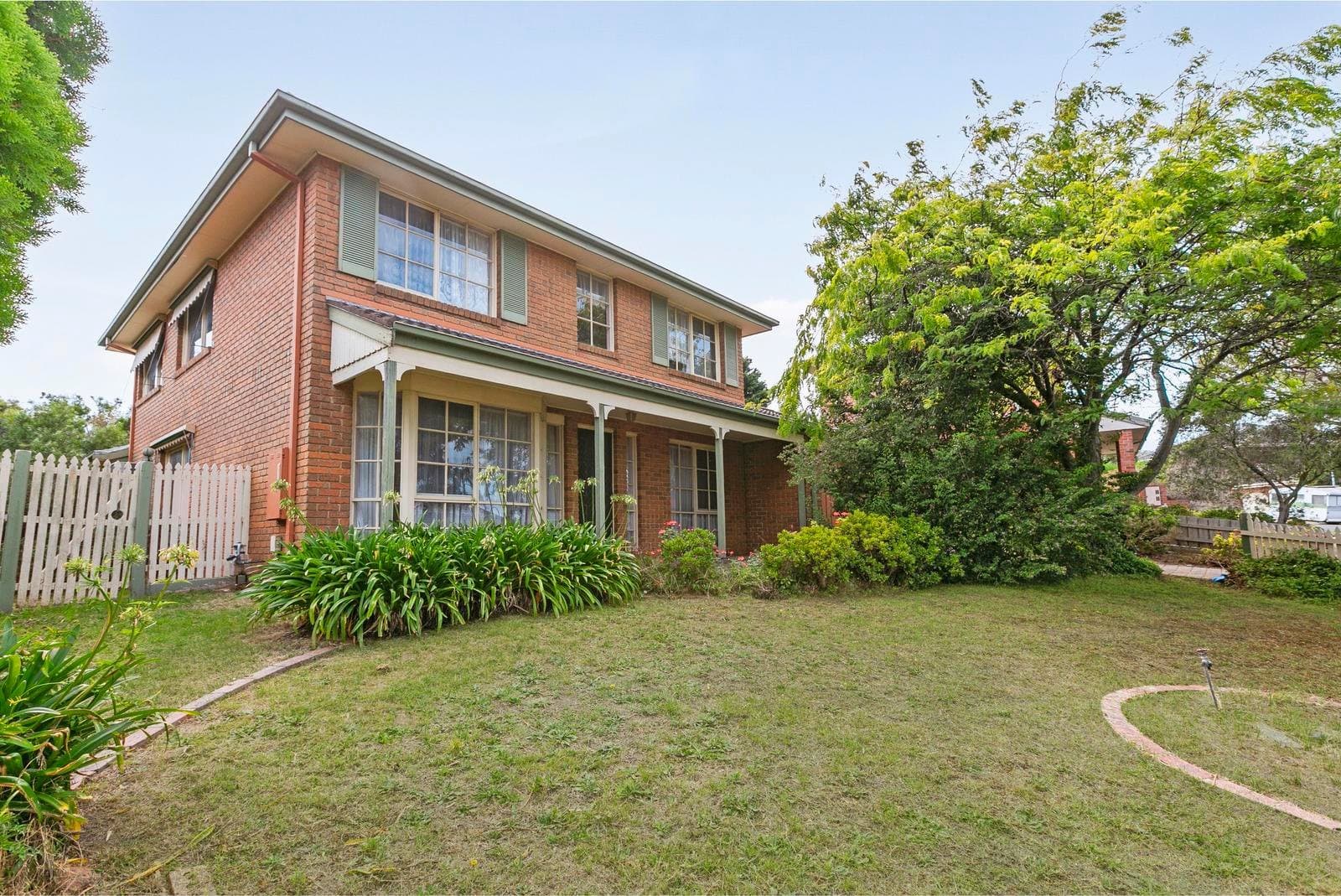 4 Boyle Crescent, Mill Park VIC 3082, Mill Park - Thumbnail 2