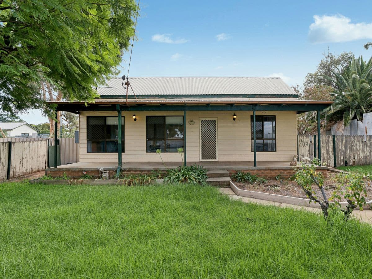 11 Frank Street, NARRANDERA, Narrandera - Image 1
