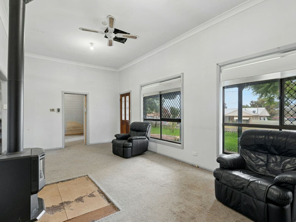 11 Frank Street, NARRANDERA, Narrandera - Thumbnail 3