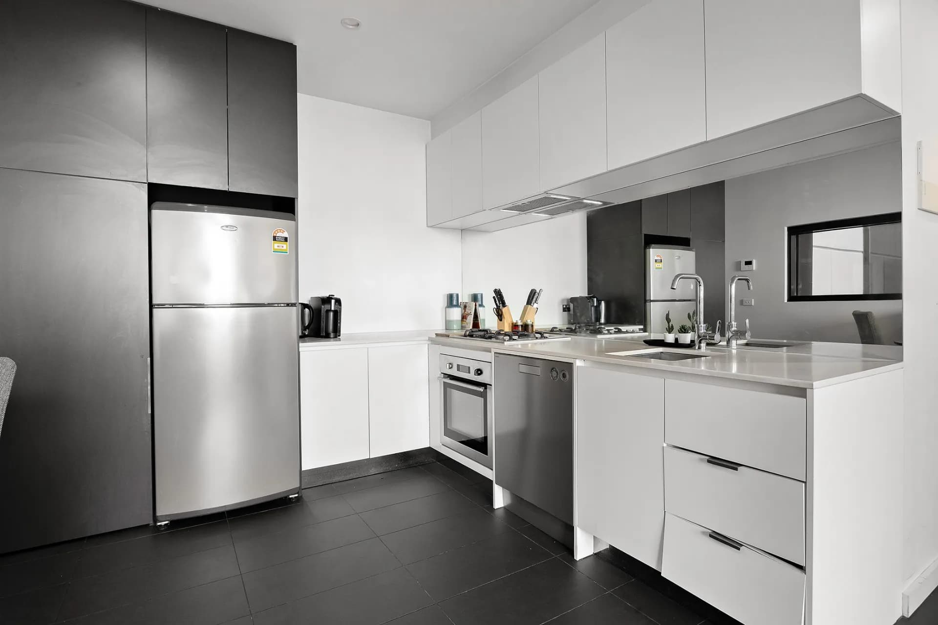 1204/101 St Kilda Road, St Kilda, VIC, St Kilda - Thumbnail 4