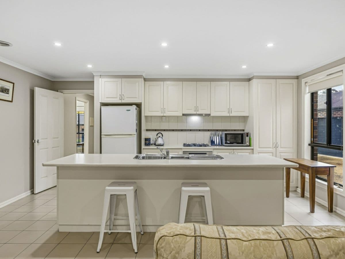 4/1 Hillside Drive, BALLARAT NORTH, Ballarat North - Thumbnail 3