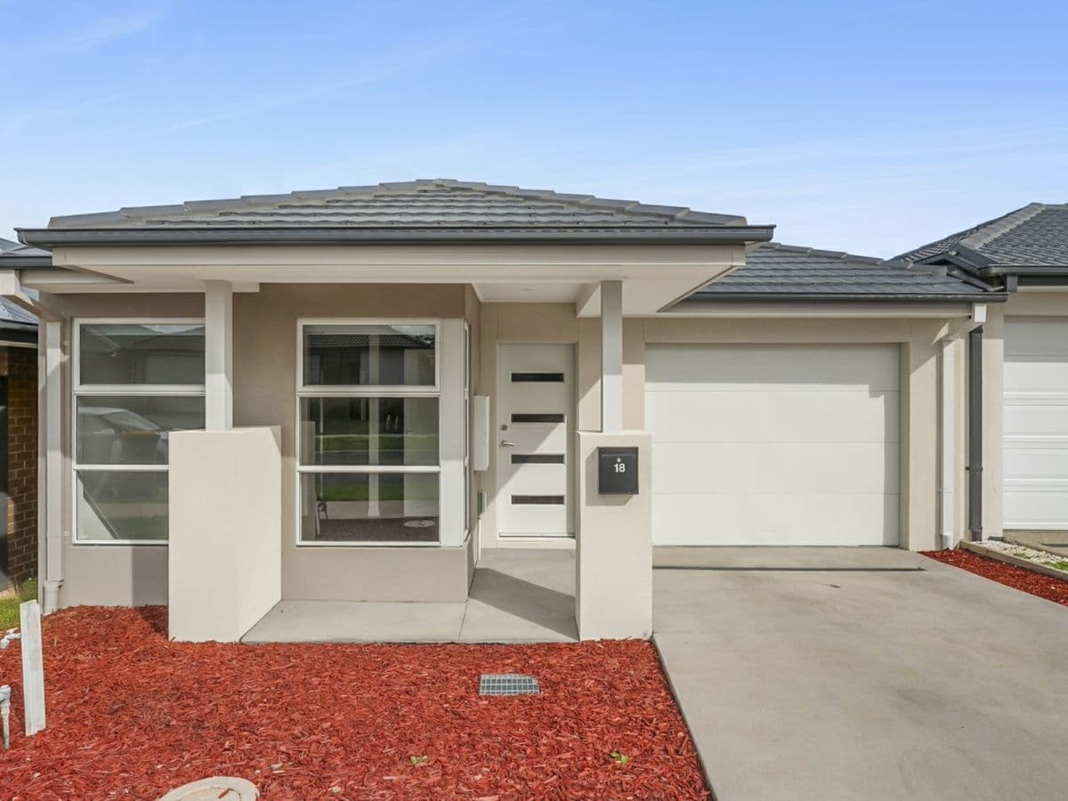 18 Italianate Street, CHARLEMONT, Charlemont - Image 1