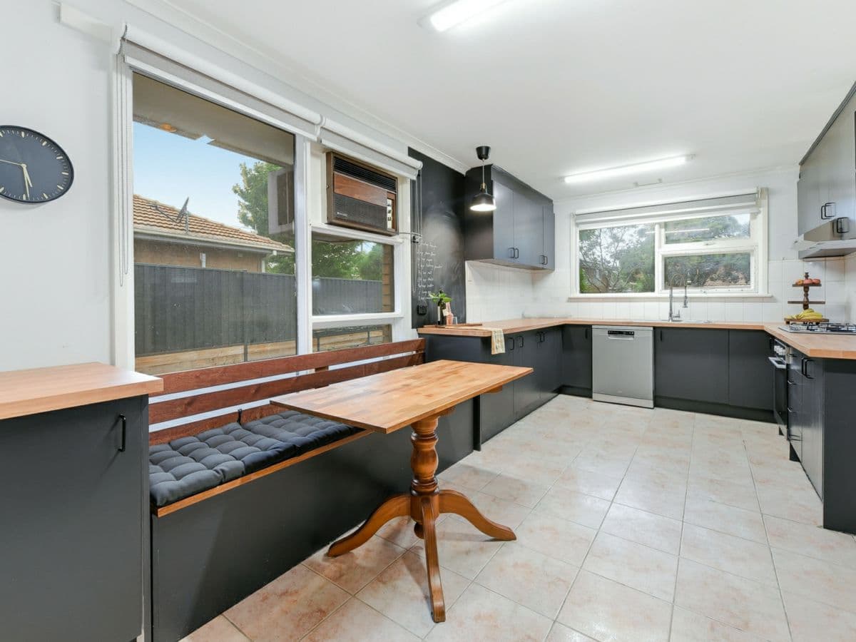 11 Whitmorr Court, NOBLE PARK, Noble Park - Thumbnail 3