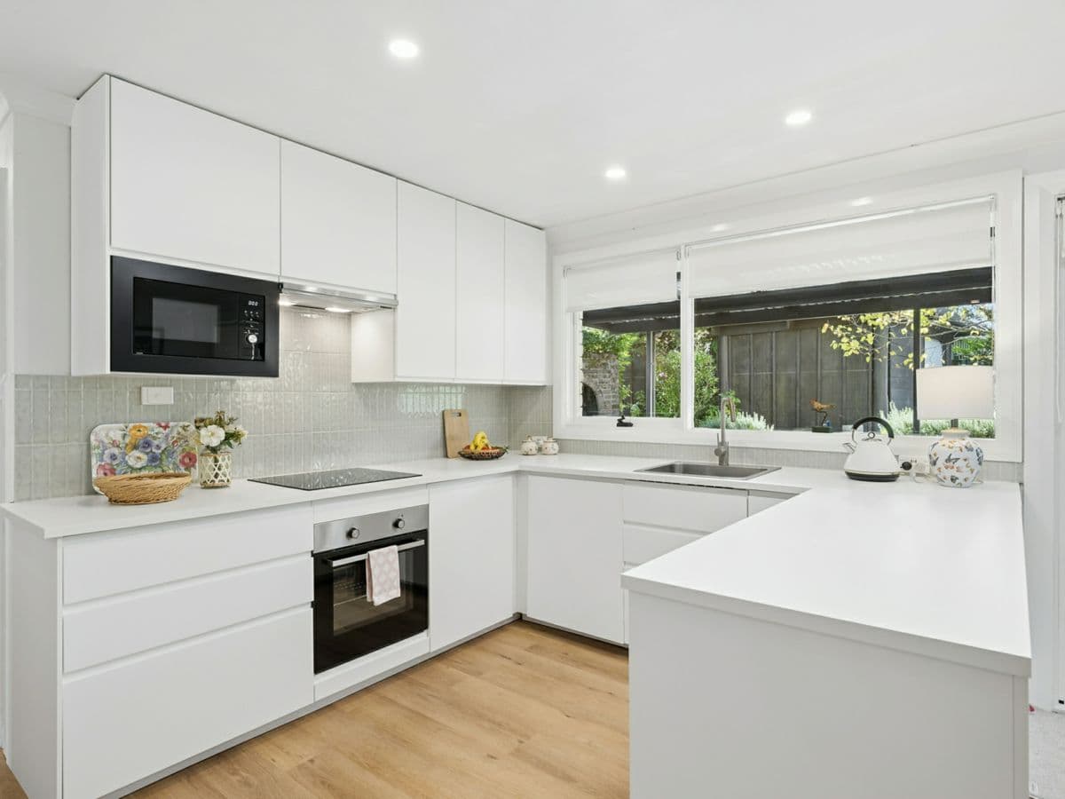 11 Maple Grove, WENTWORTH FALLS, Wentworth Falls - Thumbnail 3