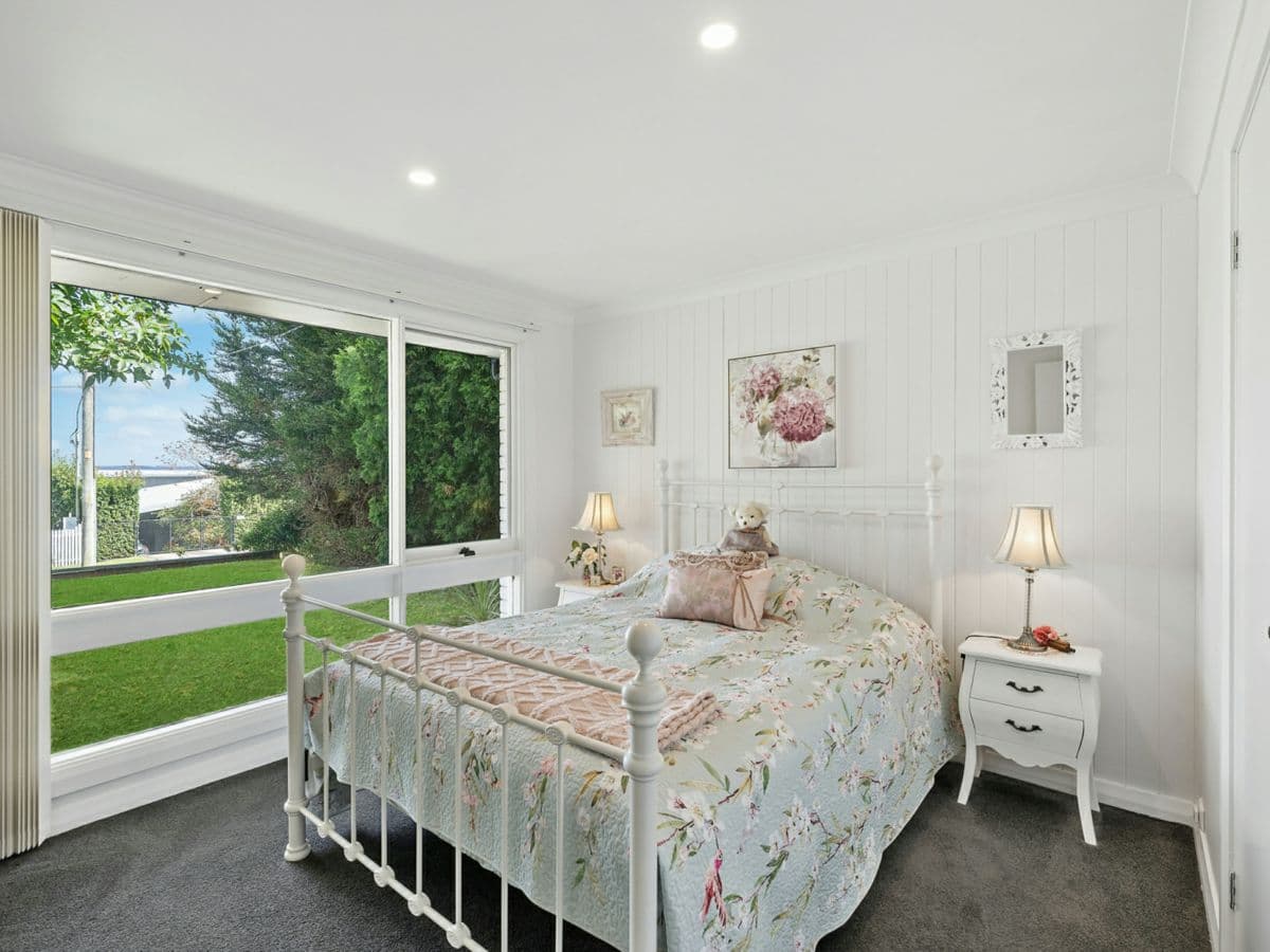 11 Maple Grove, WENTWORTH FALLS, Wentworth Falls - Thumbnail 6