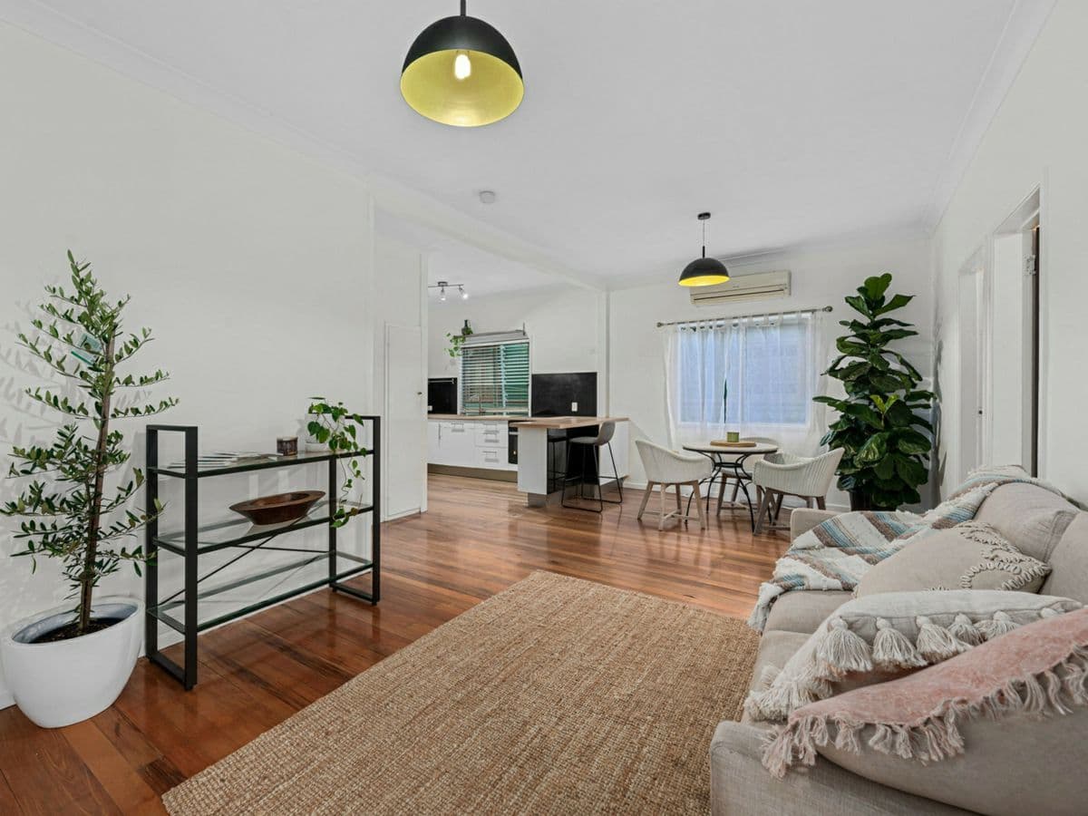 22 Bennetts Road, CAMP HILL, Camp Hill - Thumbnail 2