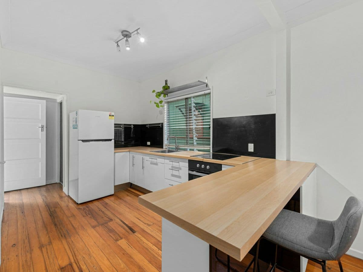 22 Bennetts Road, CAMP HILL, Camp Hill - Thumbnail 5