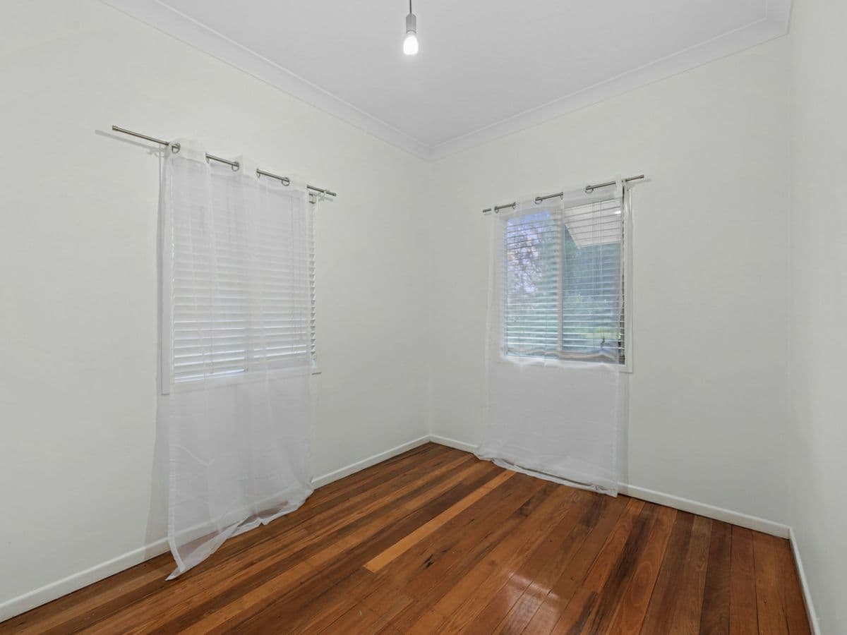 22 Bennetts Road, CAMP HILL, Camp Hill - Thumbnail 8