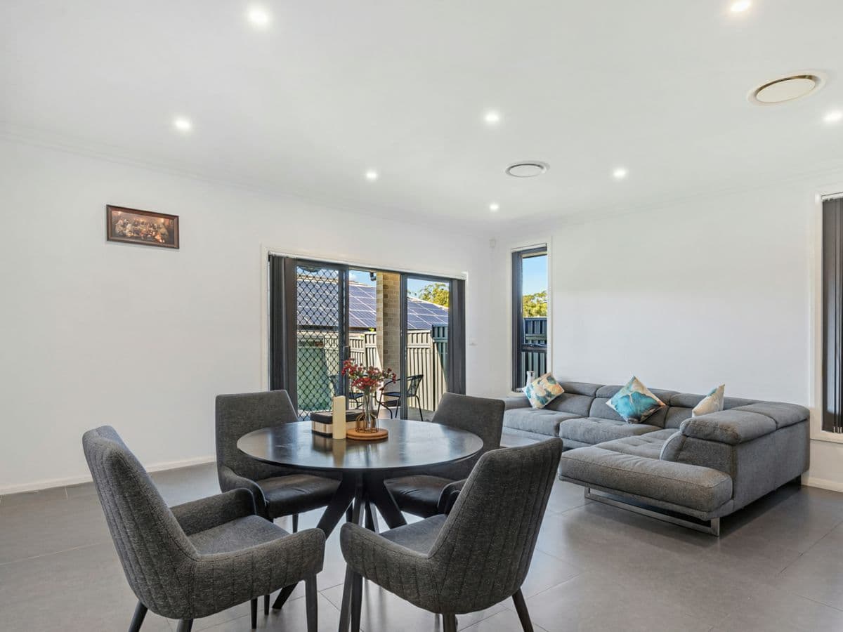36 Bonney Crescent, JORDAN SPRINGS, Jordan Springs - Thumbnail 5