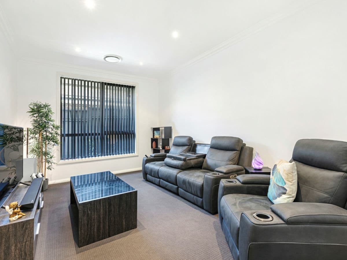 36 Bonney Crescent, JORDAN SPRINGS, Jordan Springs - Thumbnail 6