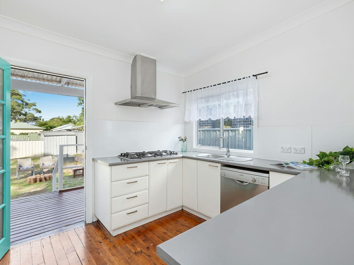 52 Collareen Street, ETTALONG BEACH, Ettalong Beach - Thumbnail 2