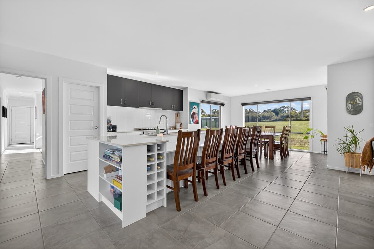 34 Cumming Drive, Longford, Longford - Thumbnail 3