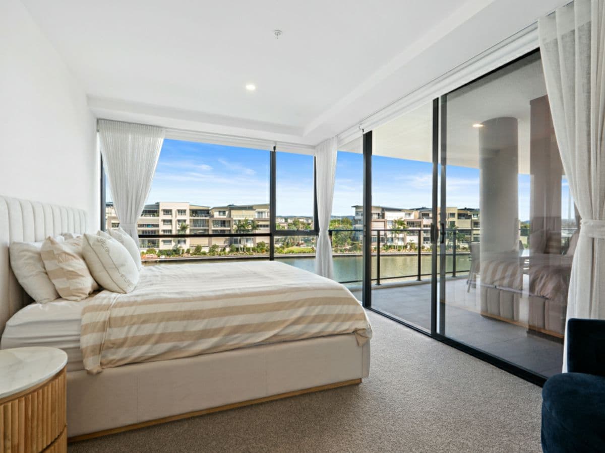 1301/10 Sickle Avenue, HOPE ISLAND, Hope Island - Thumbnail 8