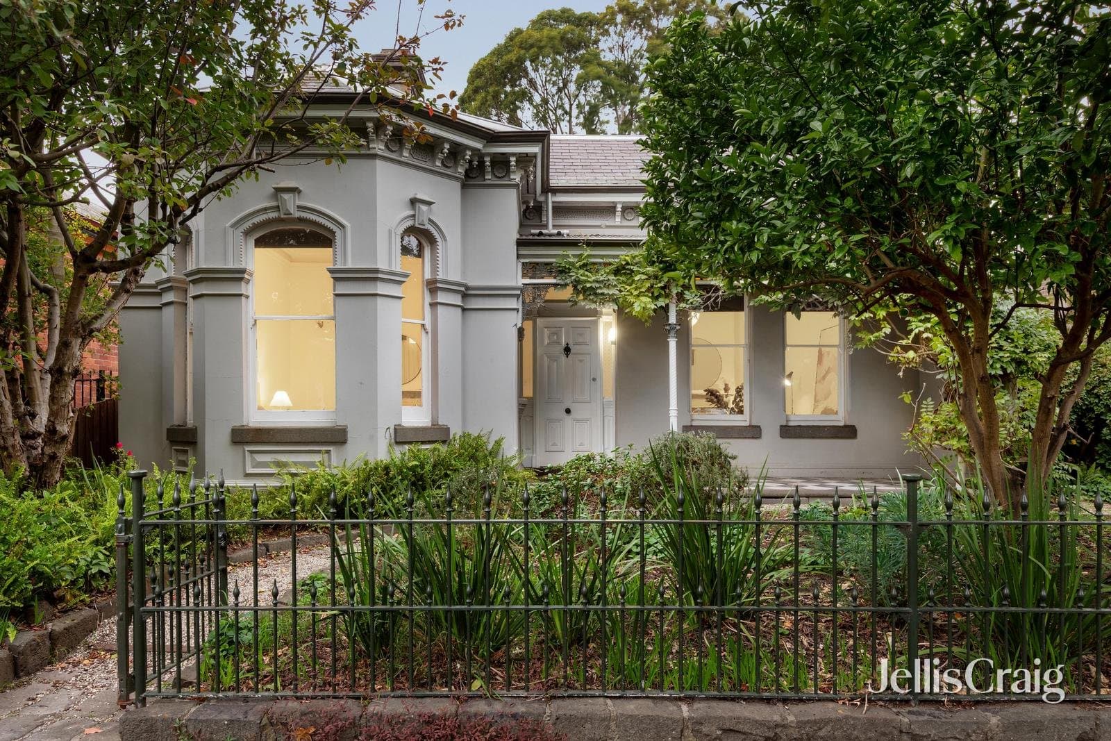 27 Kasouka Road, Camberwell, Camberwell - Thumbnail 2