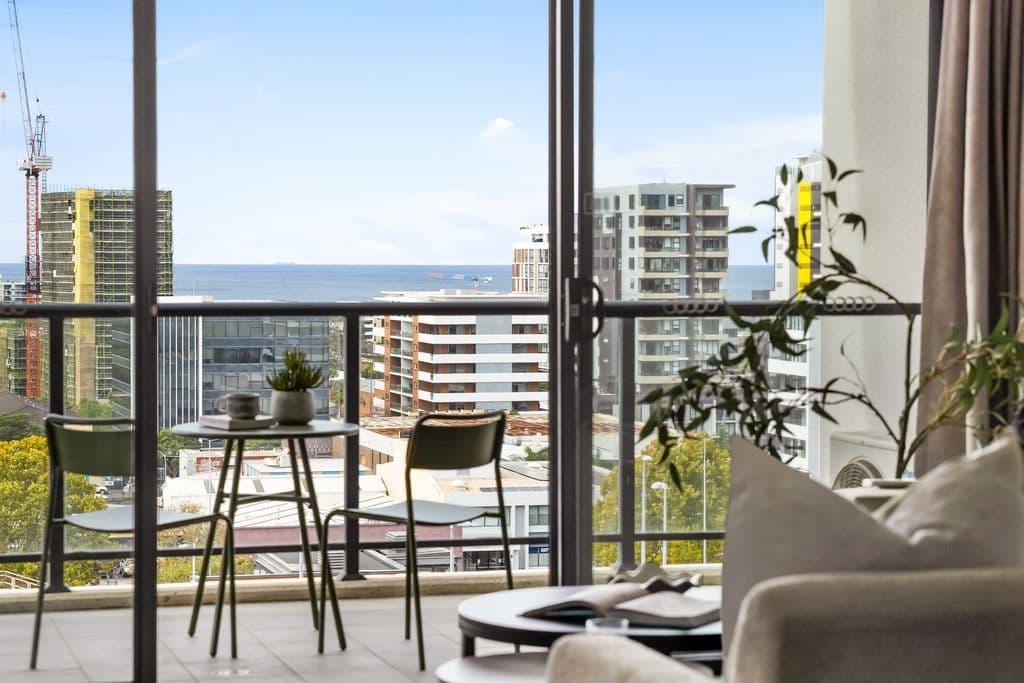 604/6-10 Gladstone Avenue, Wollongong - Image 1