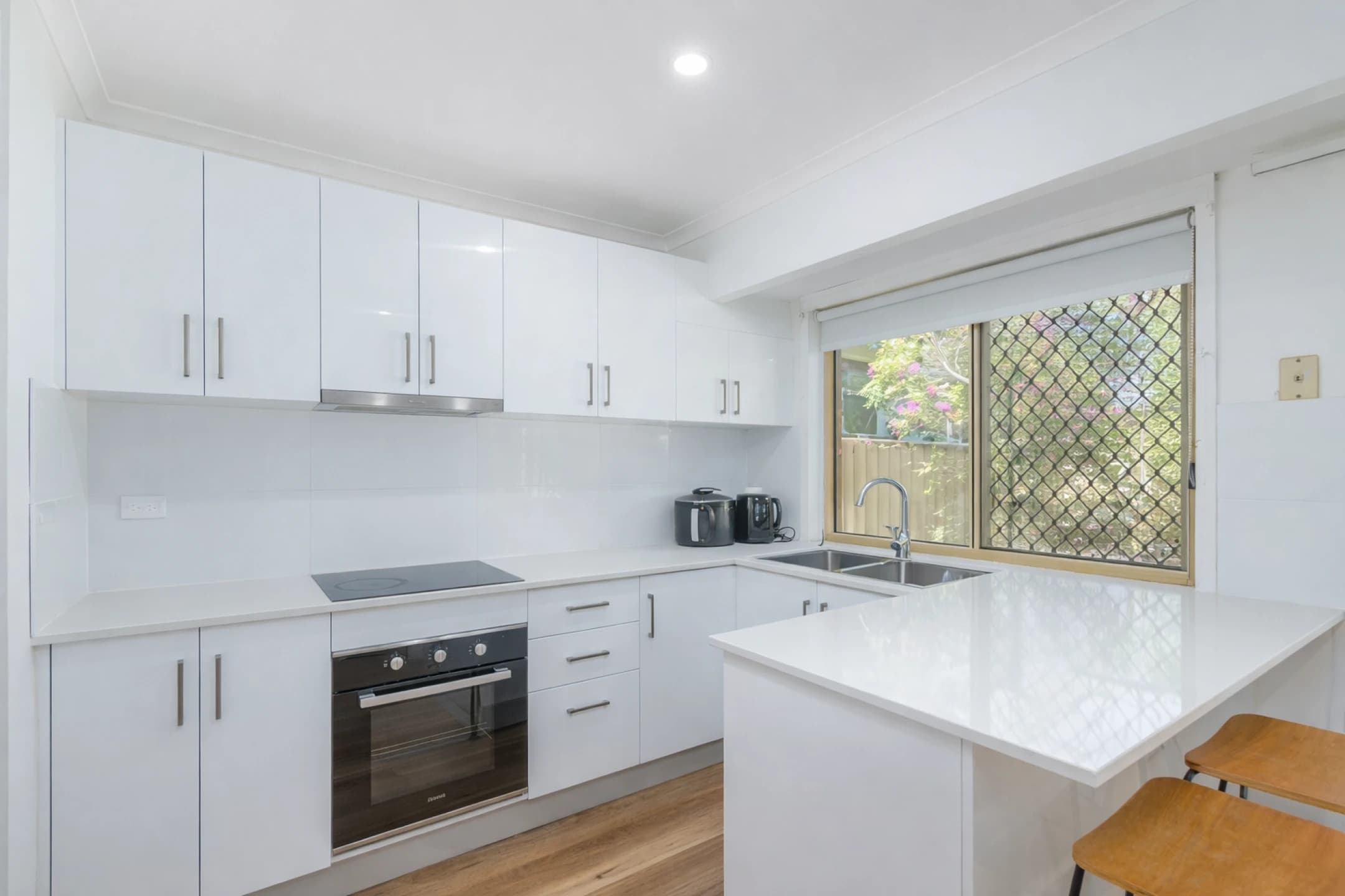 1 / 18 Orkney Place, Labrador QLD 4215, Labrador - Thumbnail 2