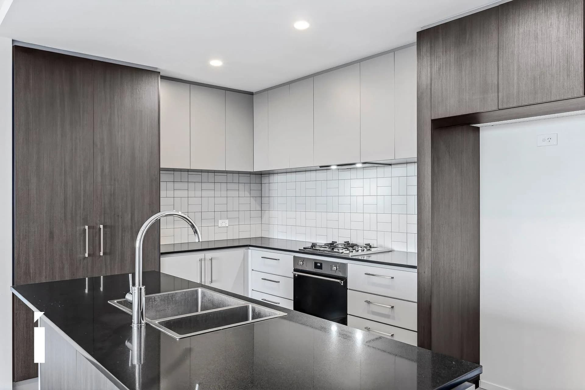131/11 Irving Street, Phillip, Phillip - Thumbnail 4