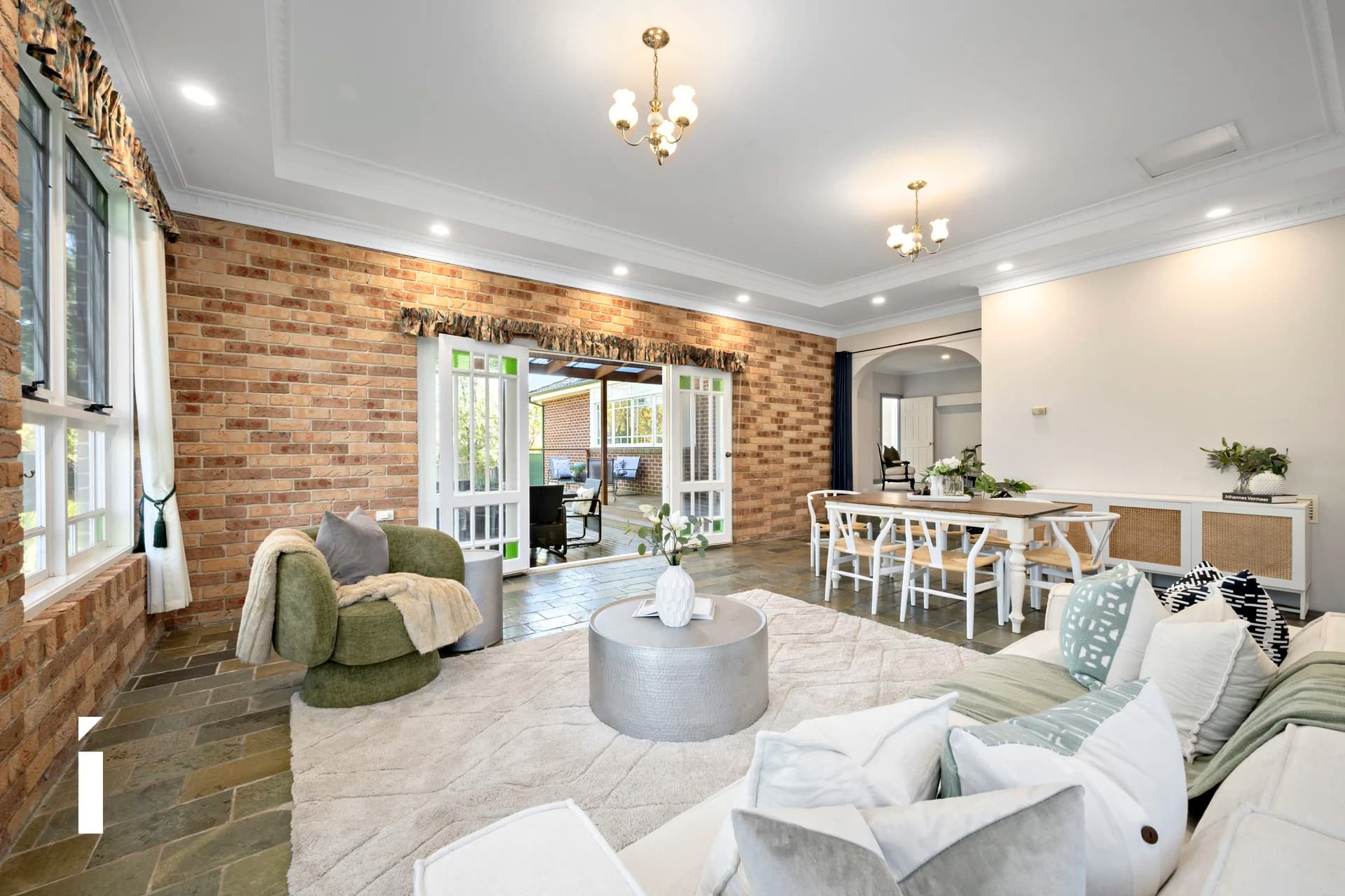 81 Mt Vernon Drive, Kambah, Kambah - Thumbnail 2