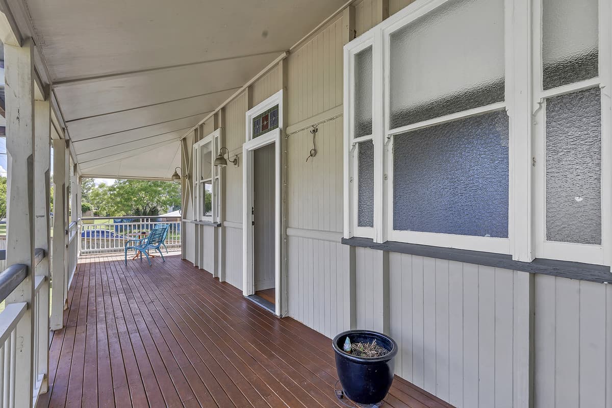 27 Pelican Street, North Ipswich QLD 4305, North Ipswich - Thumbnail 2