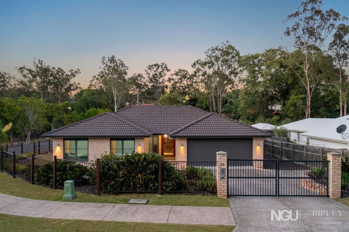 42 Knightsbridge Drive, Chuwar QLD 4306, Chuwar - Image 1