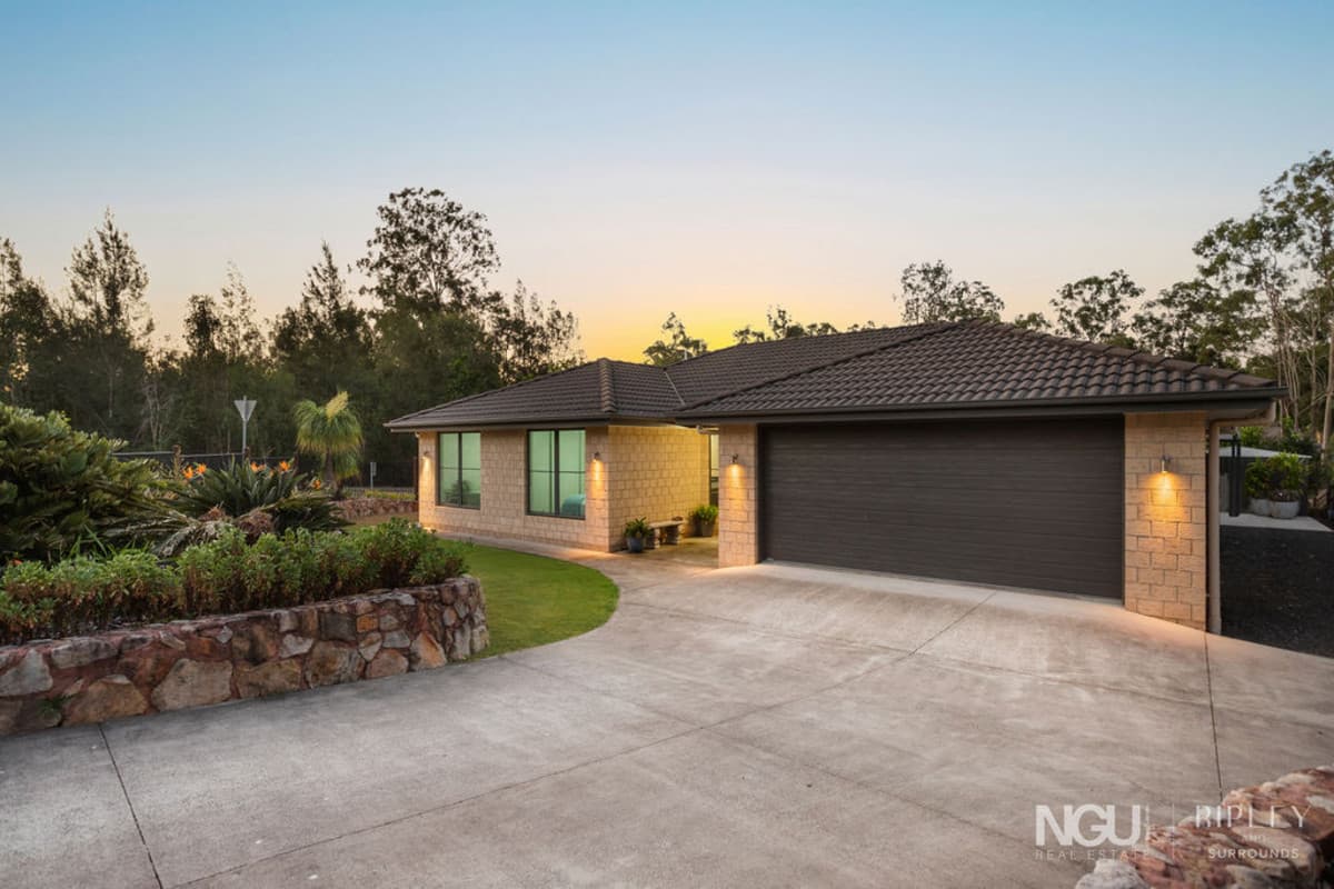 42 Knightsbridge Drive, Chuwar QLD 4306, Chuwar - Thumbnail 2