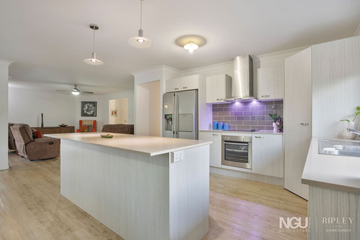42 Knightsbridge Drive, Chuwar QLD 4306, Chuwar - Thumbnail 7
