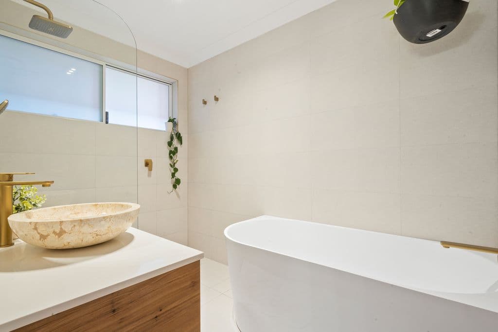 24 Scenic Crescent, Albion Park - Thumbnail 6