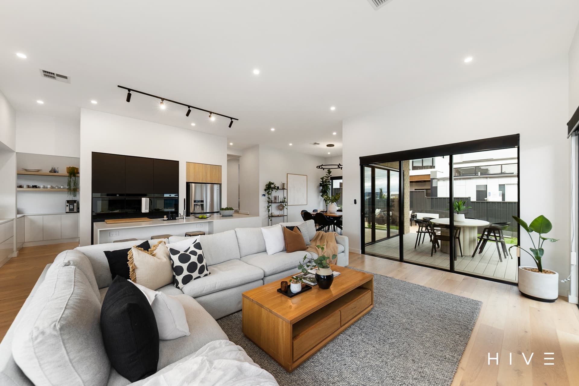 3 McDonagh Crescent, Whitlam, Whitlam - Thumbnail 2