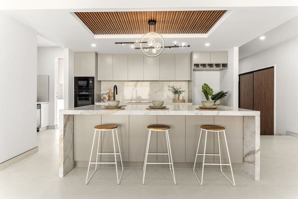 10 Birima Boulevard, Crangan Bay - Image 1