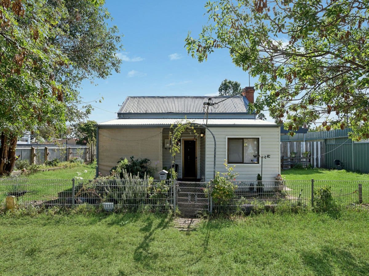 19 Grosvenor Street, NARRANDERA, Narrandera - Image 1