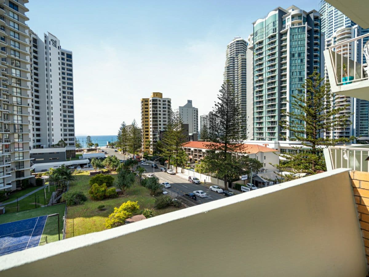 55/3049 Surfers Paradise Boulevard, SURFERS PARADISE, Surfers Paradise - Thumbnail 2