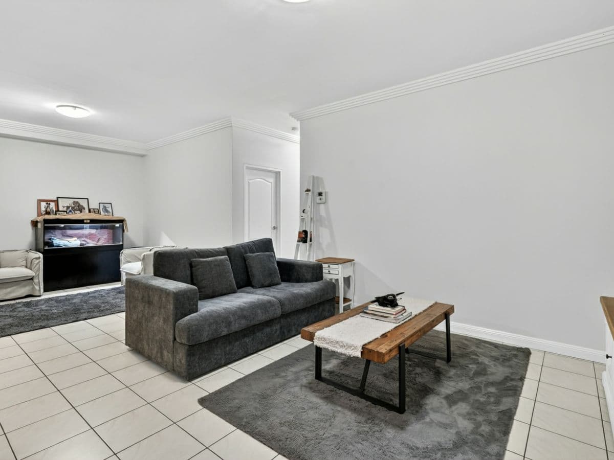 2/2-4 Reid Avenue, WESTMEAD, Westmead - Thumbnail 2